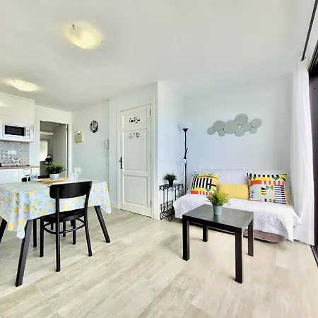 Summer Breeze Penthouse Apartment *