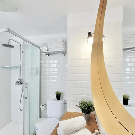 Summer Breeze Penthouse Apartment *